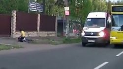 Otobüs durağına park eden sürücüye öldüresiye dayak