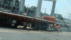 Meksika'da freni patlayan TIR felakete neden oluyordu