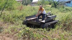 Darbecilere sinirlenen Kocaelili tank yaptı
