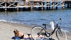 Marmaris'te sıcak hava plajları hareketlendirdi
