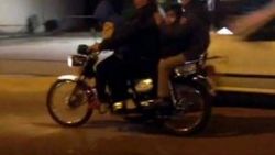 Adıyaman'da bir motosiklete 3’ü çocuk 4 kişi bindi