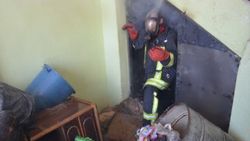 Apartmanda çıkan yangın korkuttu