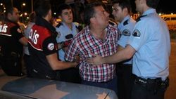 Alkollü sürücü ve arkadaşları gazetecilere saldırdı
