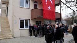 Şehit ailesine 2 katlı ev yaptırıldı