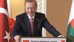 Erdoğan Madagaskar Cumhurbaşkanı'nın adını söylerken zorlandı