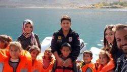 Köy çocuklarına jandarma botuyla Van Gölü gezisi