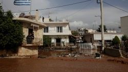 Yunanistan'da bilanço ağırlaşıyor