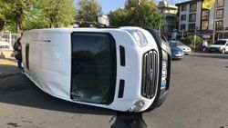 Ankara'da askeri personeli taşıyan minibüs devrildi
