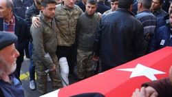Şehidin cenazesine yaralı komutanı da katıldı