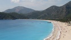 Marmaris ve Fethiye'de sahiller doldu