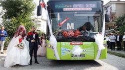 Tanıştıkları otobüs gelin arabaları oldu