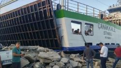 'Çanakkale' feribotu, Marmara Adası'nda iskeleye çarptı