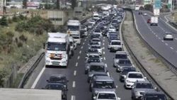 Çanakkale'de feribot kuyruğu 1 kilometreyi aştı