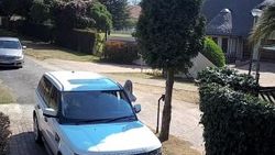 Silahlı gaspçıların takip ettiği çift son anda kurtuldu