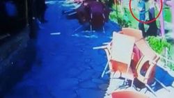 Sahte imam bir kadına muska verirken yakalandı