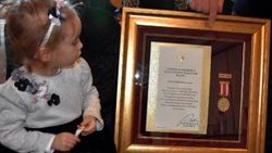 Devlet Övünç Madalyası töreninde şehit çocukları