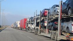 Sınırda 13 kilometrelik TIR kuyruğu