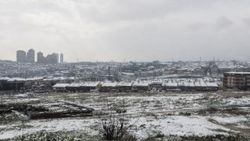 İstanbul'da aralıklarla yağan kar etkili olmaya başladı