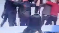 Evden kaçan kız kardeşinin hesabını bilet satıcısına sordu