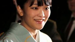 Japon prenses evlenmek için unvanından vazgeçti
