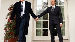 İran, Trump ve Macron'un görüşmesiyle alay etti
