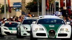 Dubai polisi, lüks aracıyla rekorlar kitabına girdi
