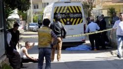 Öğrenci servisinin altında kalan çocuk öldü