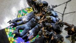 Bosna Hersek'te 20 kişi aynı anda piyano çaldı