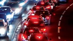 İstanbul trafiğinde çalışma ve yağmur yoğunluğu