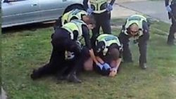 Avustralya polisinden engelli vatandaşa şiddet