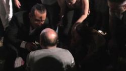 Fenalaşan hayranına ilk müdahaleyi Ferhat Göçer yaptı