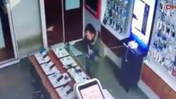 27 saniye süren hırsızlık güvenlik kamerasında