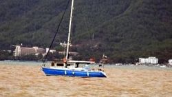 Marmaris'te sağanak 7 tekneyi batırdı, deniz renk değişti