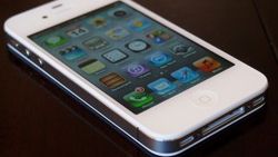 iOS 8.1.1 güncellemesi iPhone 4S sahiplerine yarayacak