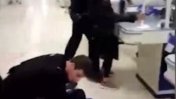 İngiltere'de su almak isteyen Müslüman çifte gözaltı