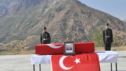 Hakkari'de şehit güvenlik korucusu için tören