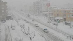 Mersin'de kar kalınlığı 60 santimetreyi aştı