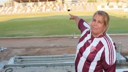 Kadın amigo 30 yıldır Hatayspor için tribünlerde