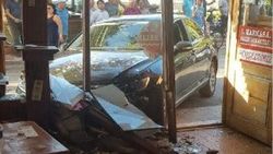Alkollü sürücü balık lokantasına girdi
