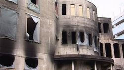 Almanya'da bir cami alevlere teslim oldu