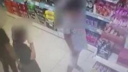 14 yaşındaki kızı markette taciz etti