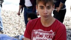 Antalya'da boğulmak üzere olan genci, liseli kurtardı