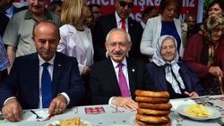Kılıçdaroğlu yöresel kahvaltı sofrasına oturdu