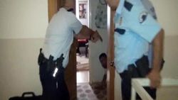 Antalya'da şiddet gören kadın kapı kırılarak kurtarıldı