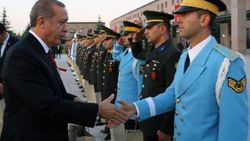 Darbe öncesi bazı subayların ilişiği kesildi