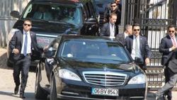 Erdoğan oy kullandıktan sonra mezar ziyaretine gitti İZLE
