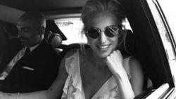 Burcu Esmersoy yüzüğü görünce evet demeyi unuttu