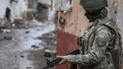 Çorumlular Yüksekova'ya bir ton kuruyemiş gönderdi
