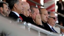 Öğrencinin okuduğu Dua şiiri Erdoğan'ı ağlattı