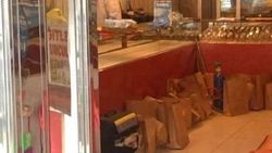 Kazdıkları tünelden kuyumcuya girip servet götürdüler